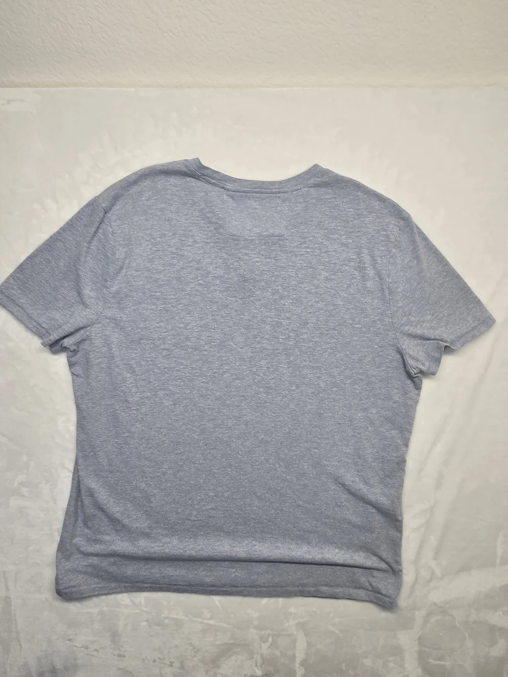 Banana Republic Men's Light Blue V‑Notch Short Sleeve Shirt